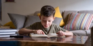 niño leyendo