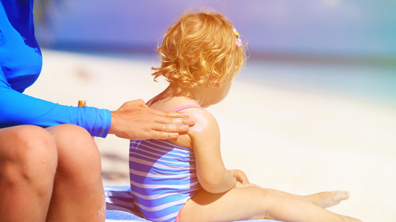 Niña en la playa